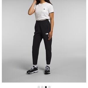 The North Face
Women's Tekware Grid-Print Pull-On Pants